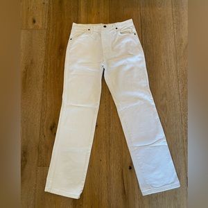 Men’s white wrangler jeans EUC sz 31/32 100% cotton